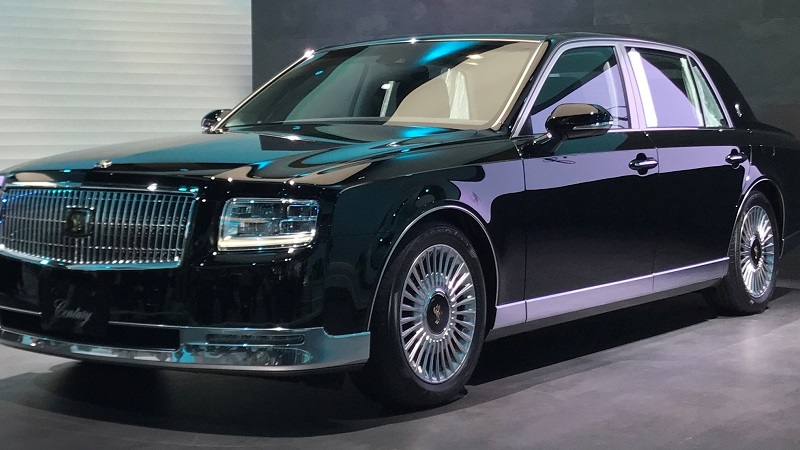 Люксовый внедорожник Toyota Century укомплектуют резиной Bridgestone
